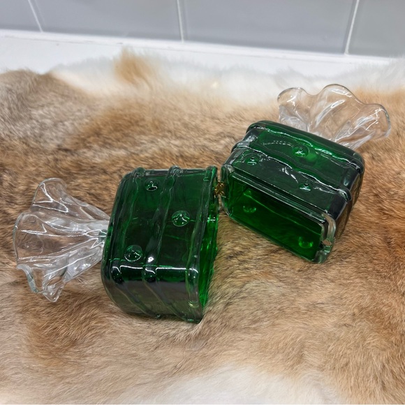 Vintage Plastic Hard Candy Wrapper Shaped Trinket Gift Box Green Brass Hinged - Picture 4 of 9